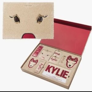New Listing Kylie Cosmetics Reindeer Makeup Collection